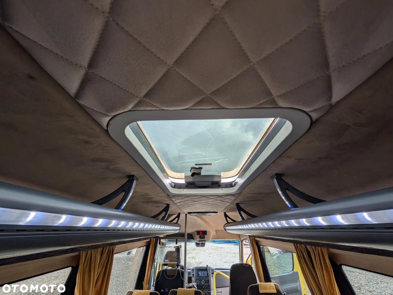 Mercedes-Benz Sprinter 519 - 22