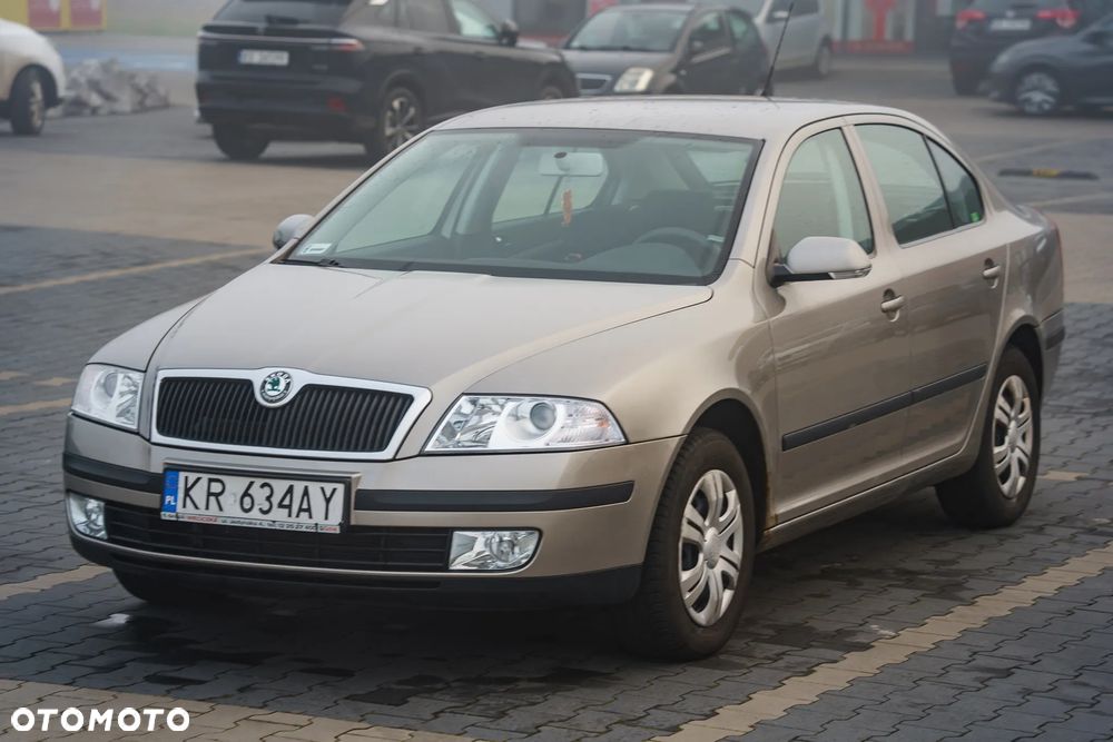 Skoda Octavia 1.6 FSI Ambiente - 2