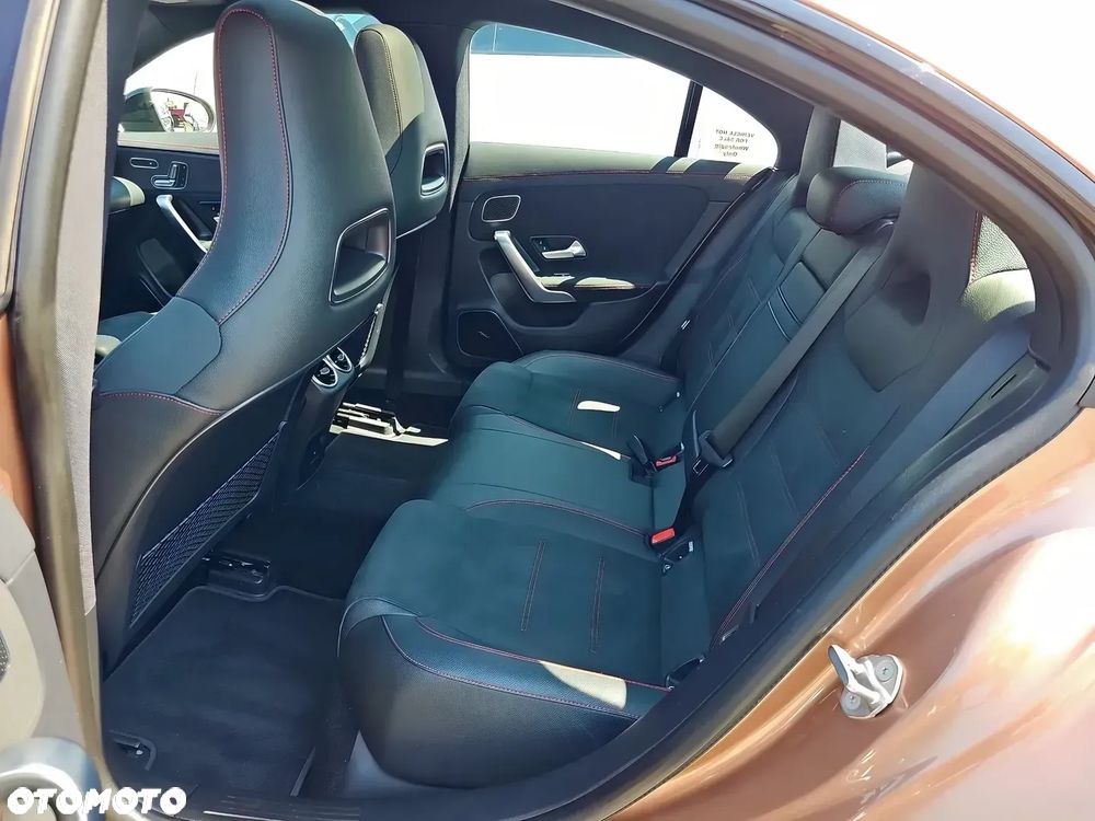 Mercedes-Benz CLA AMG 35 4-Matic 7G-DCT - 14