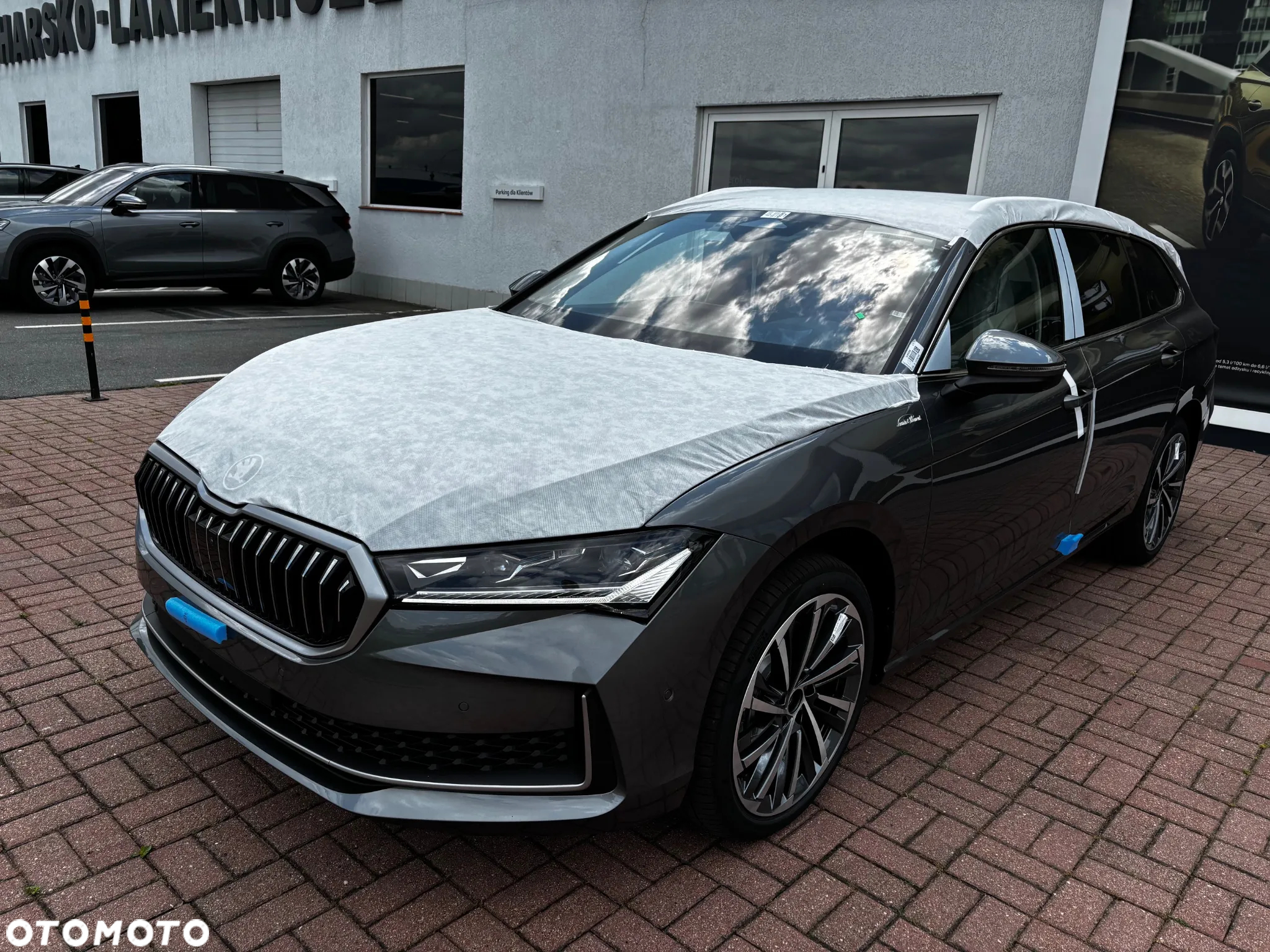 Skoda Superb 2.0 TDI SCR 4x4 L&K DSG - 2