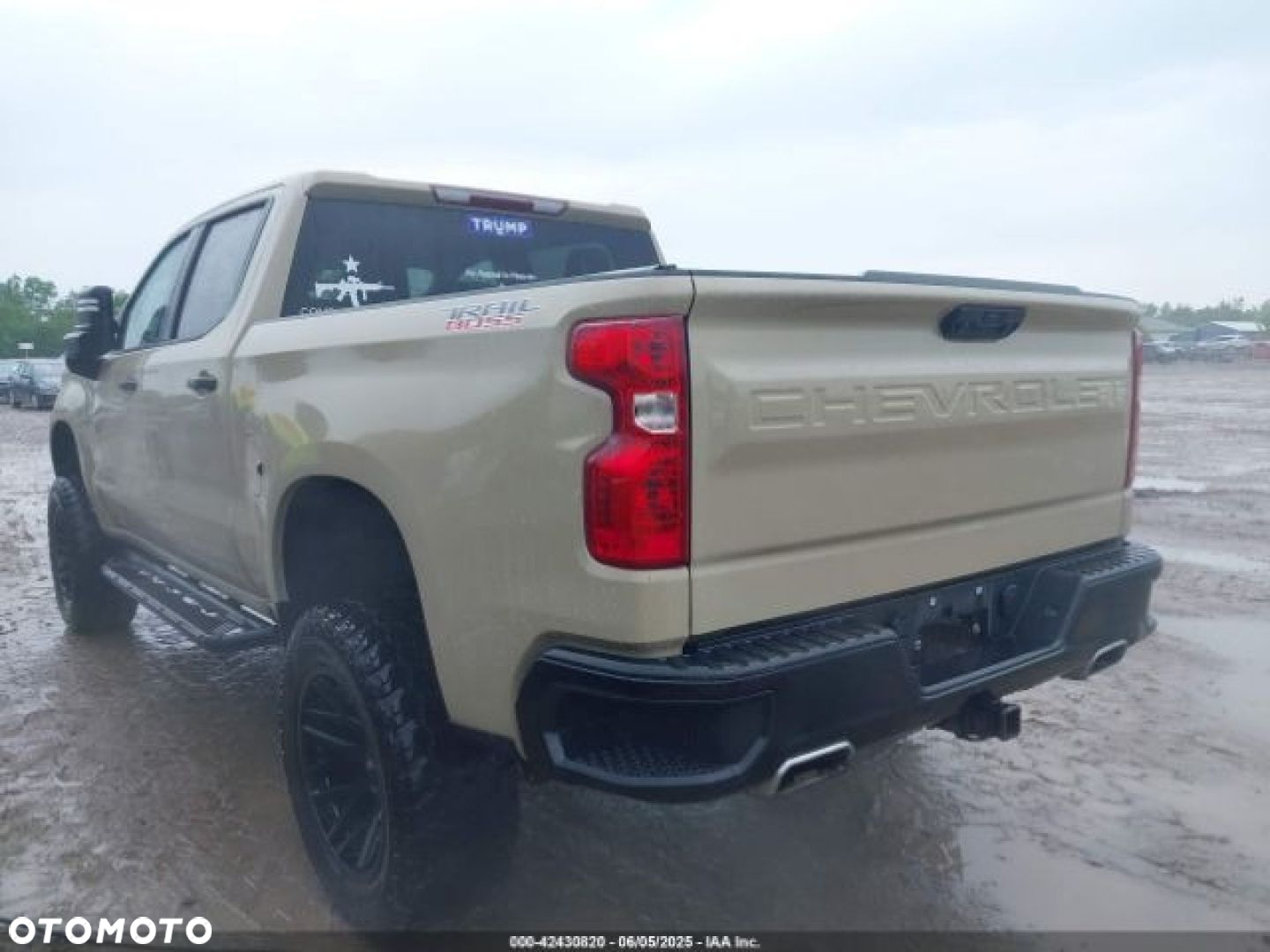 Chevrolet Silverado - 3