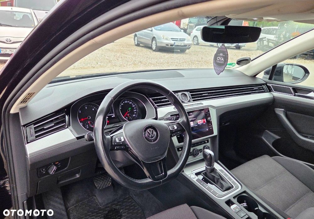 Volkswagen Passat - 5