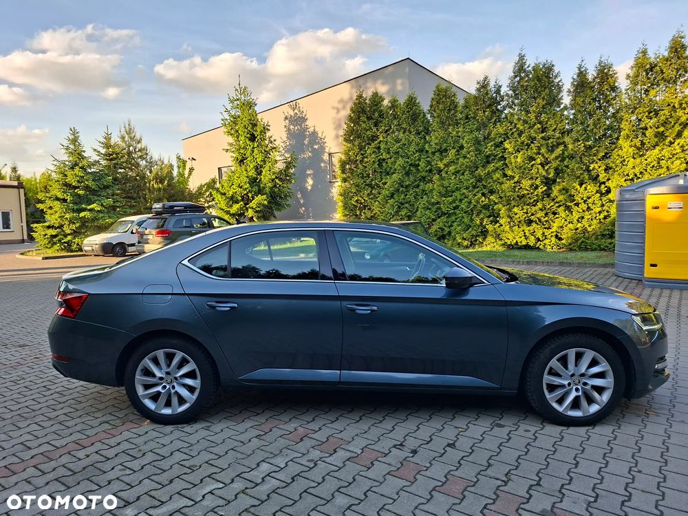 Skoda Superb 2.0 TDI SCR Ambition DSG - 6