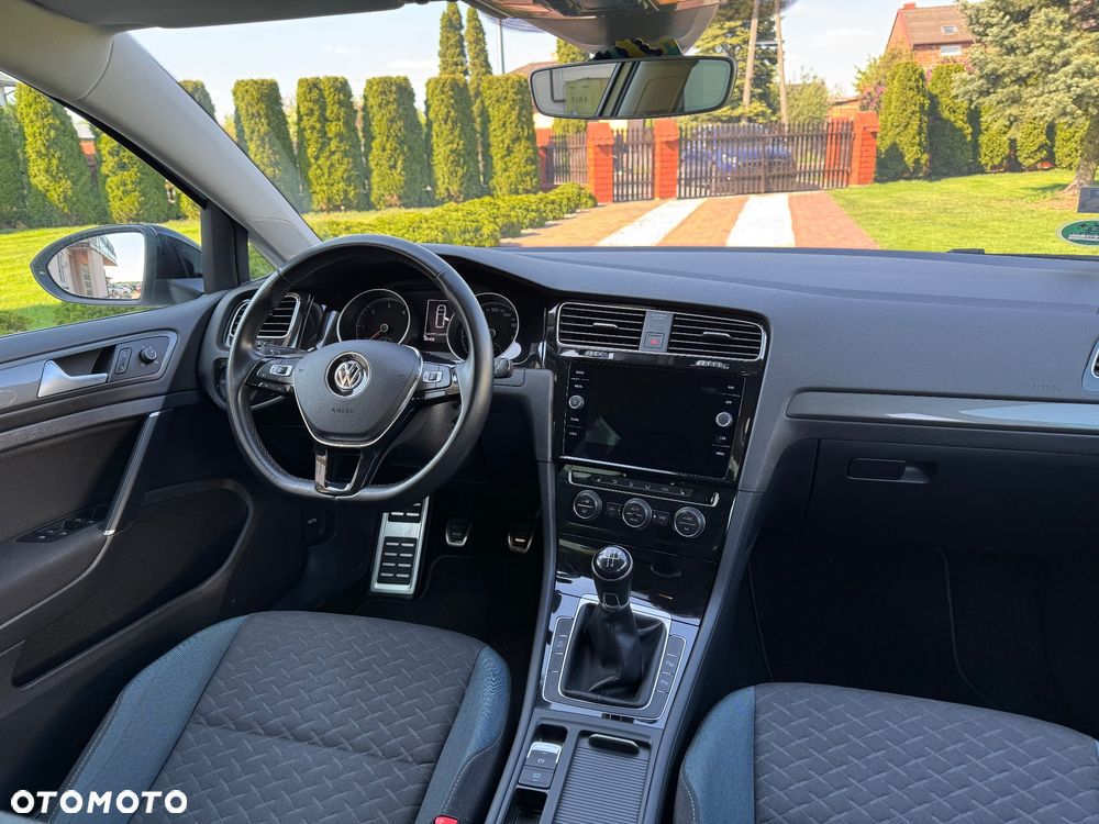 Volkswagen Golf 1.6 TDI SCR IQ.DRIVE - 20
