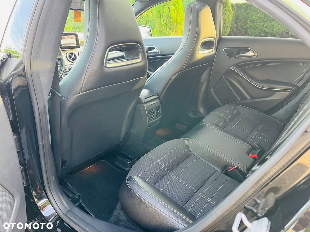 Mercedes-Benz CLA 220 d 7G-DCT Urban - 21