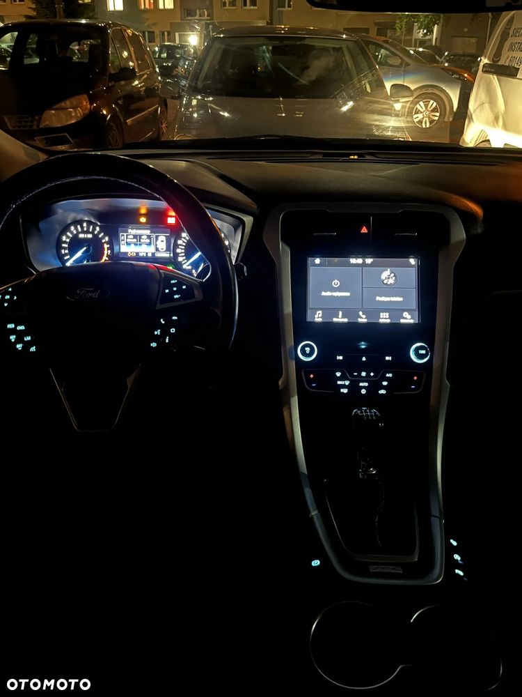 Ford Mondeo - 35