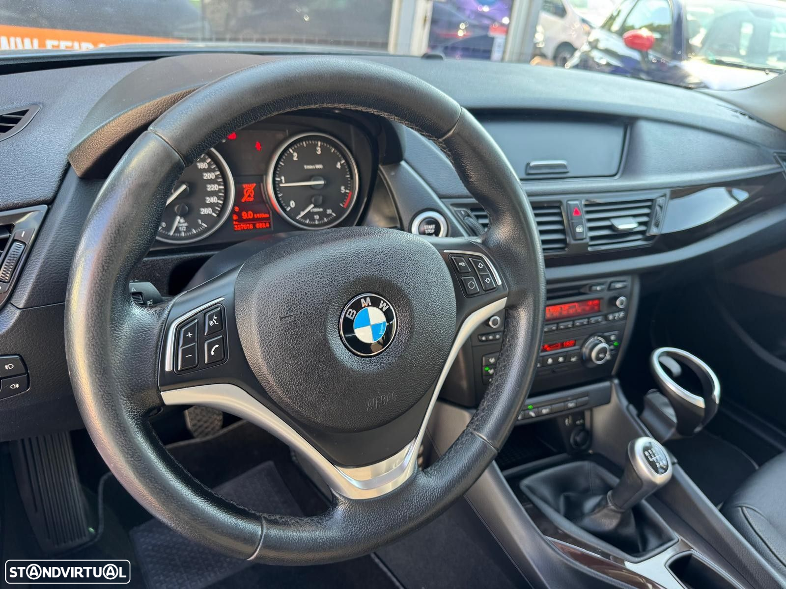 BMW X1 16 d sDrive xLine - 34