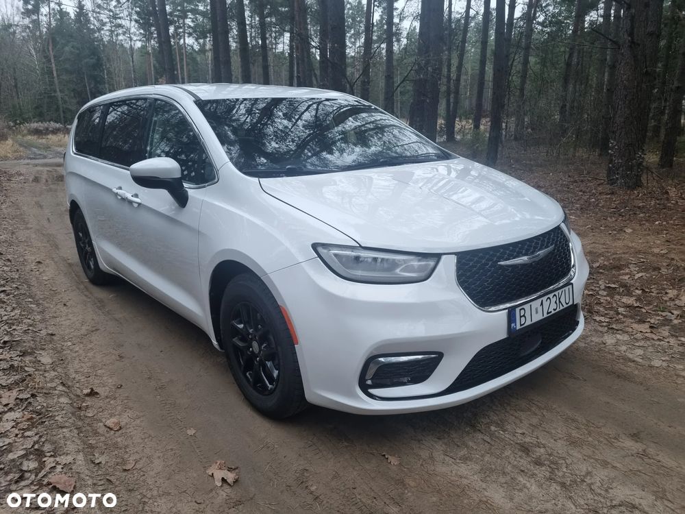 Chrysler Pacifica - 2