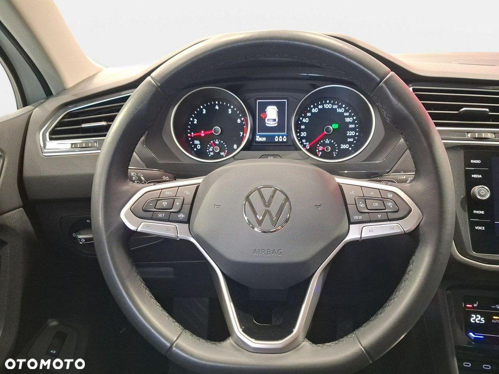 Volkswagen Tiguan - 17