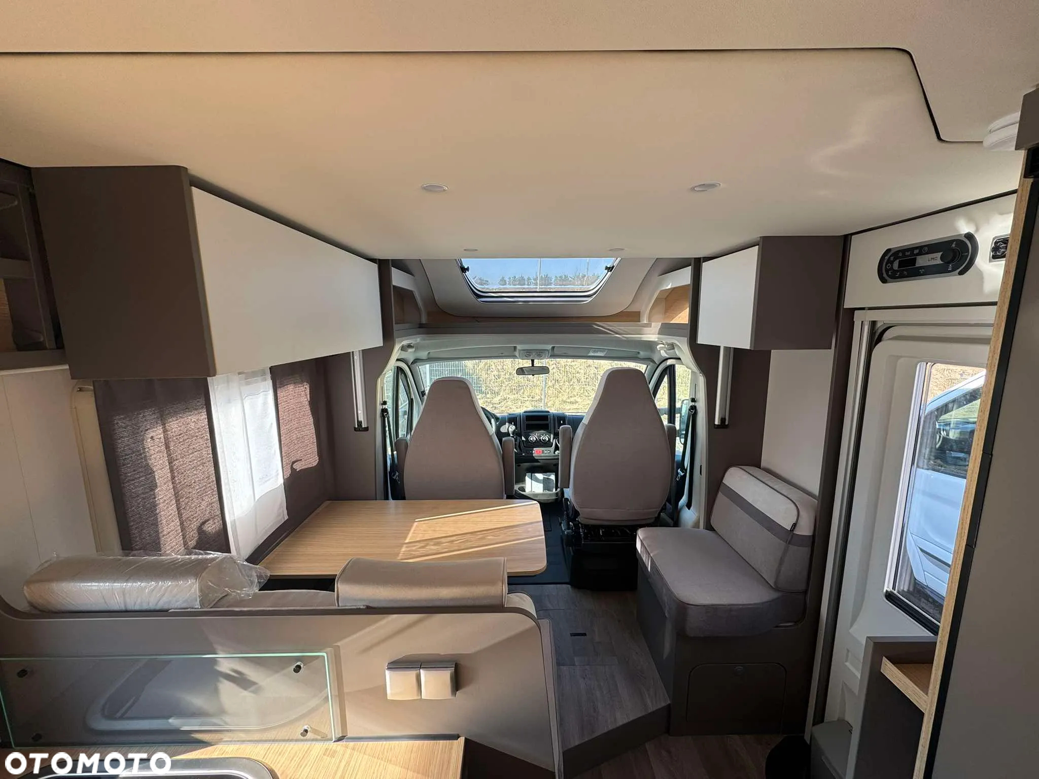 LMC Tourer Lift H730G - Kamper o DMC 3500kg dla 5ciu osób! - 13