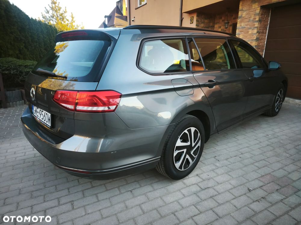 Volkswagen Passat 2.0 TDI SCR Business - 4