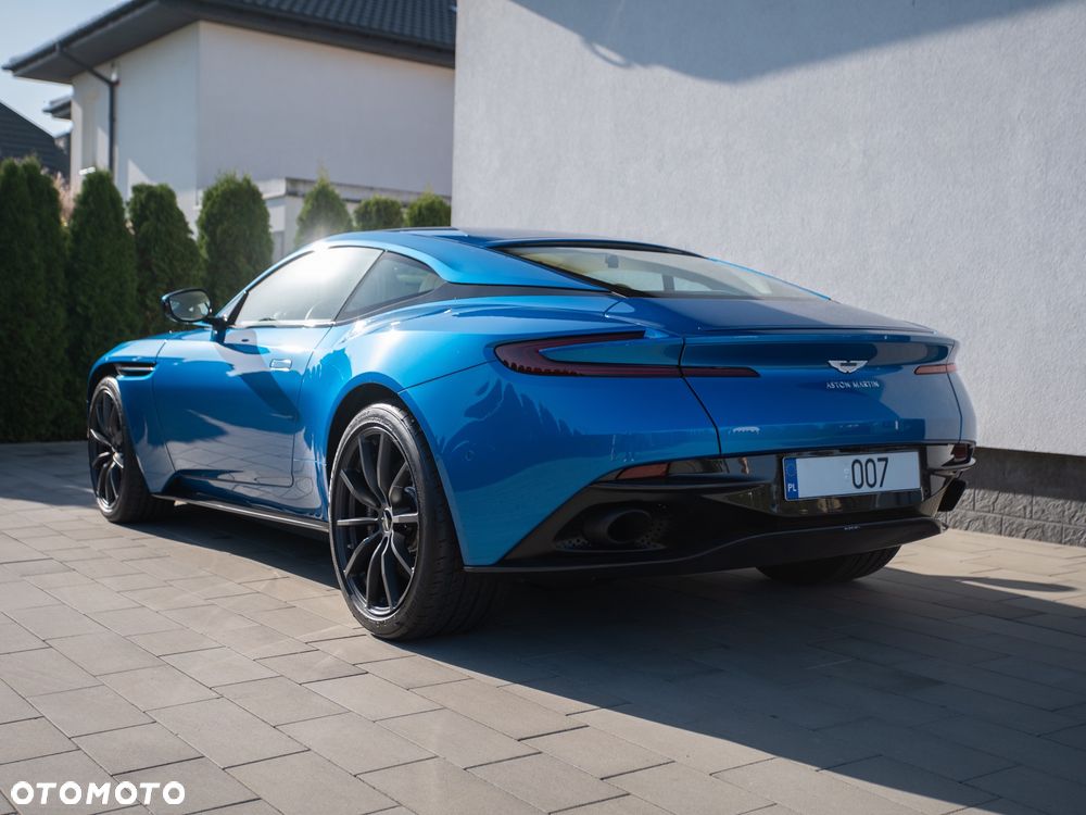 Aston Martin DB11 V12 AMR - 6