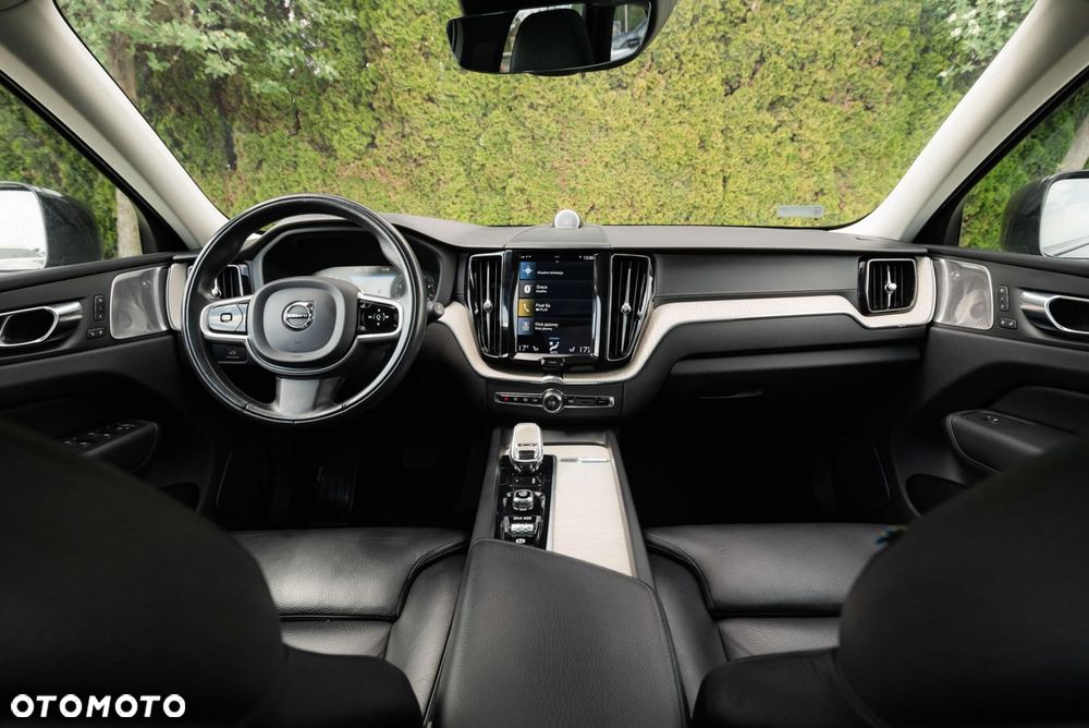 Volvo XC 60 B6 B AWD Ultimate Dark - 11