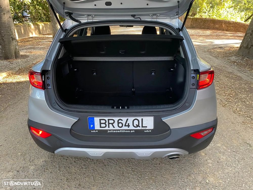 Kia Stonic 1.2 MPi Dynamic - 38