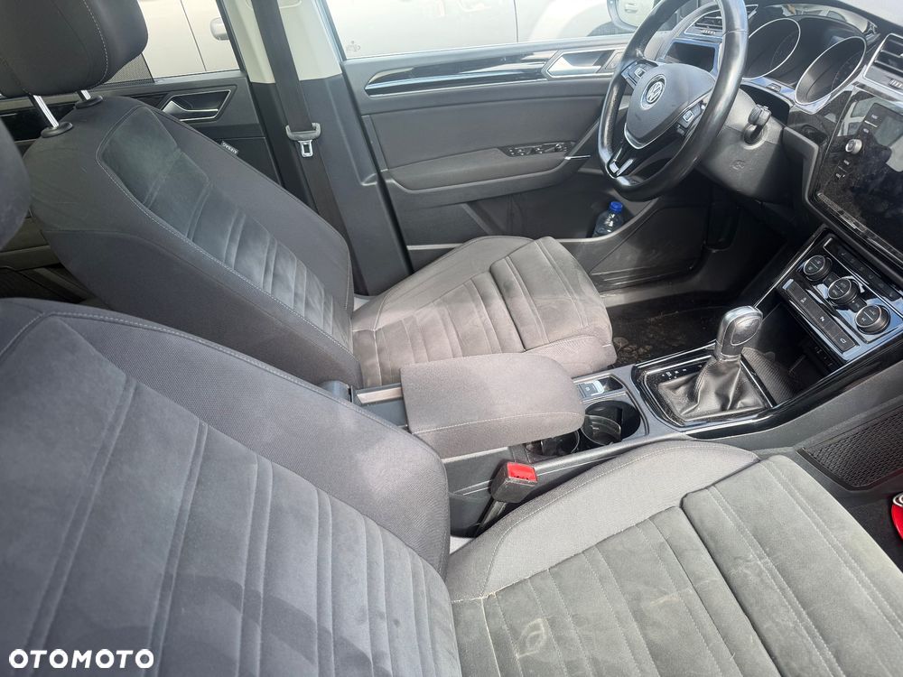 Volkswagen Touran 2.0 TDI SCR DSG Comfortline - 8
