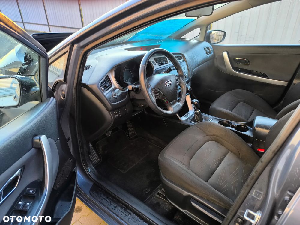 Kia Ceed 1.4 CVVT Dream-Team Edition - 13