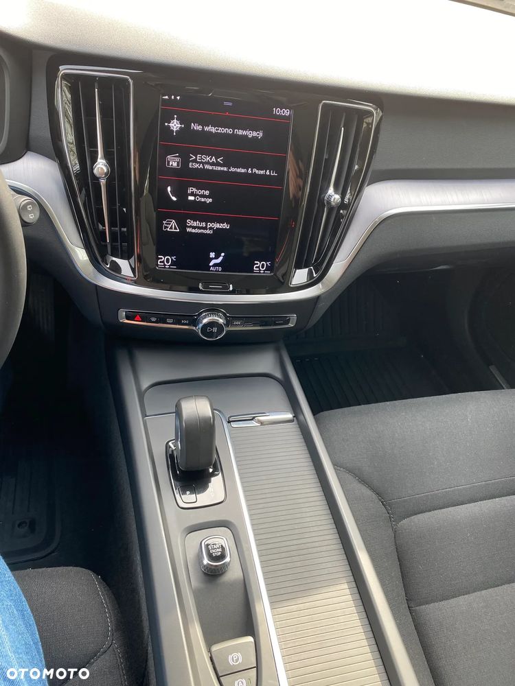 Volvo V60 B3 B Momentum Core - 27