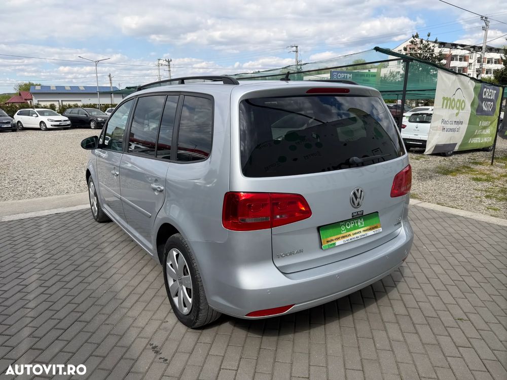 Volkswagen Touran - 8