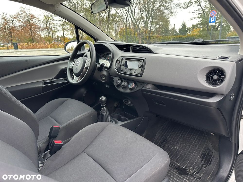 Toyota YARIS VAN - 9