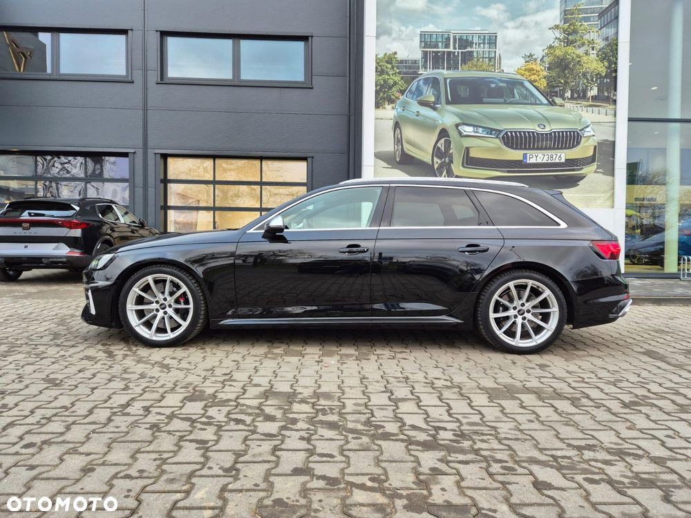 Audi RS4 Avant - 7