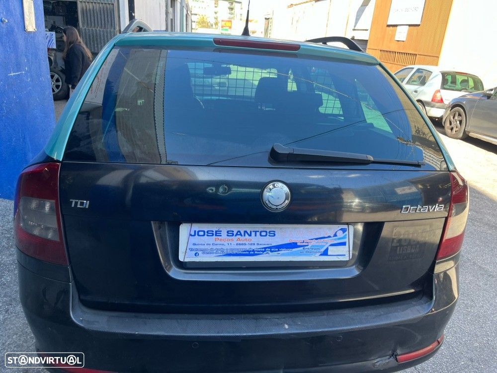 Tampa Da Mala Skoda Octavia Ii Combi (1Z5) - 1