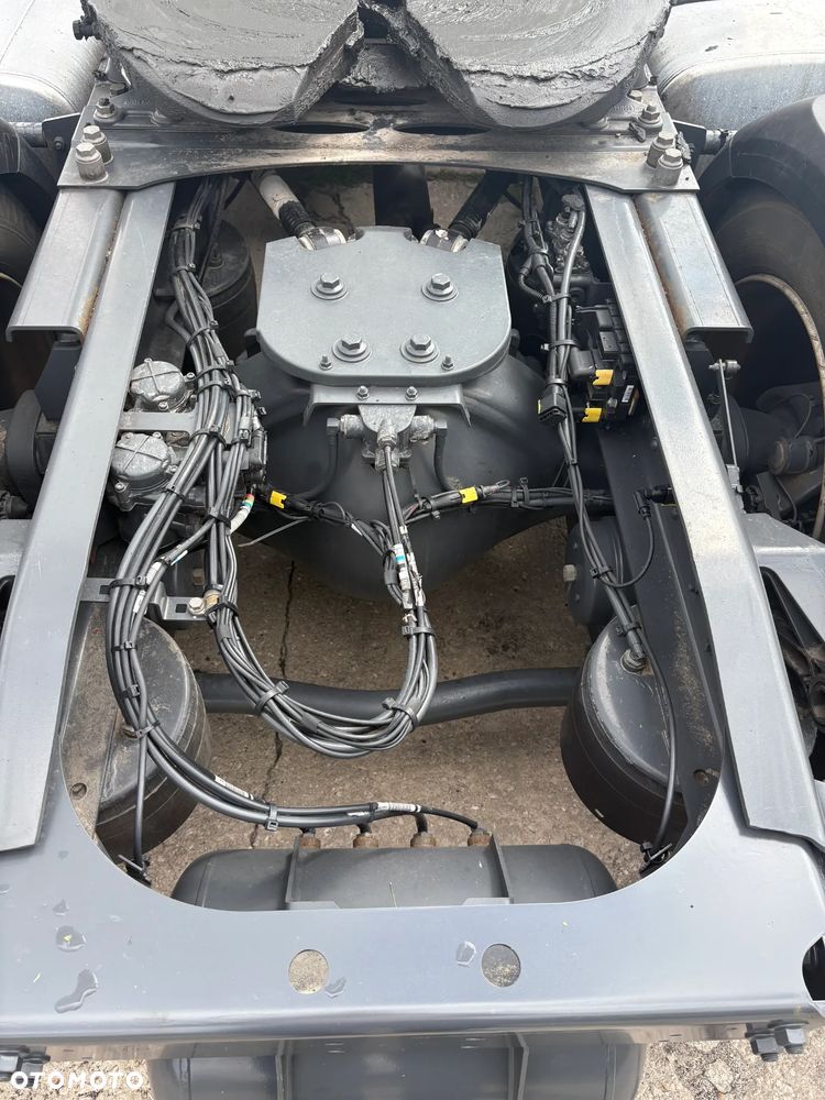 DAF XG - 32