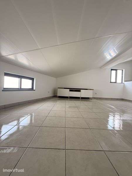 Estúdio | T0 em prédio novo - Grande imagem: 5/7