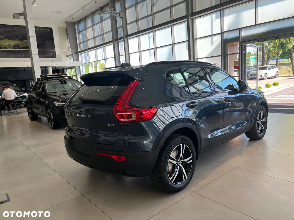 Volvo XC 40 B3 Plus Dark - 5