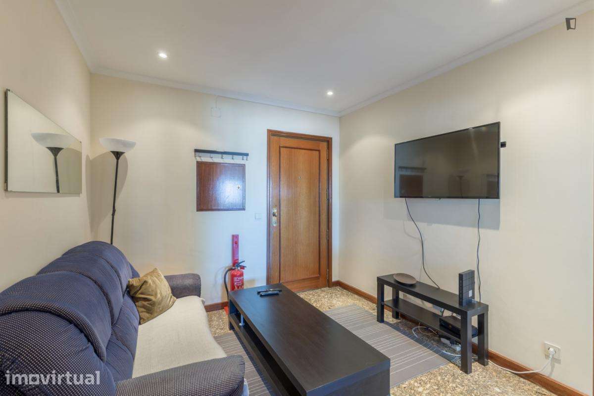 Quarto - localizado em Paranhos Porto - Grande imagem: 3/15