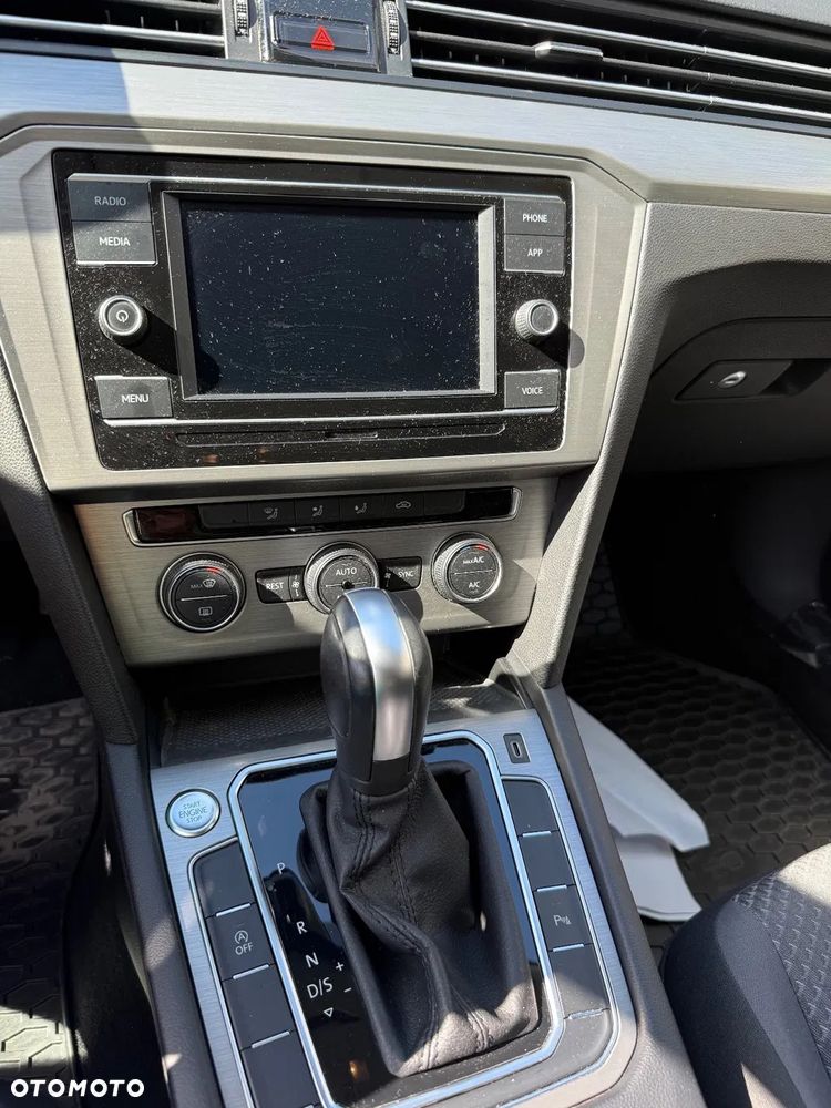 Volkswagen Passat 1.5 TSI EVO Essence DSG - 8