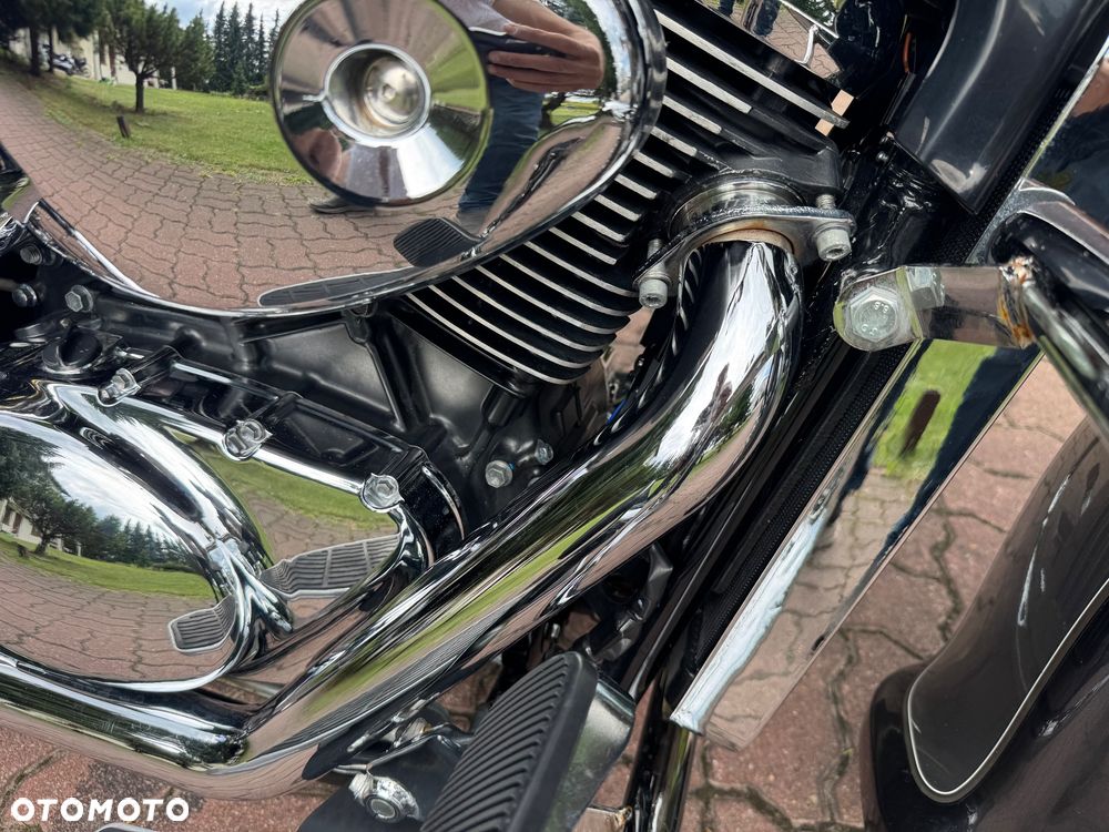 Suzuki Intruder - 8