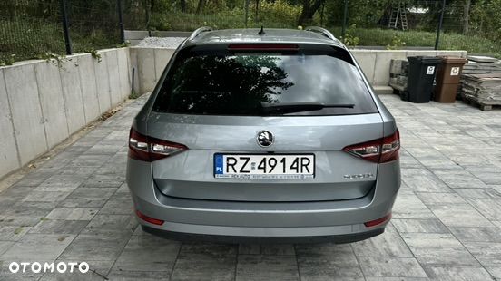 Skoda Superb 2.0 TDI Style DSG - 5