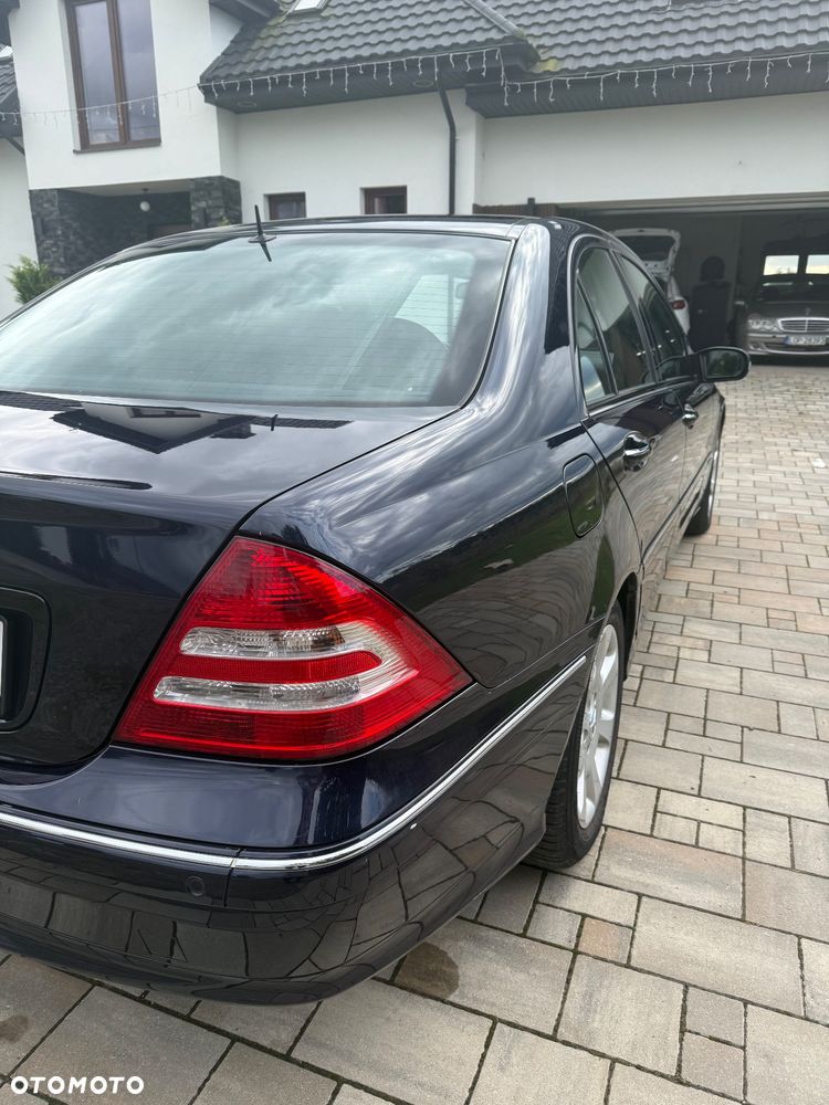 Mercedes-Benz Klasa C 200 T Kompressor Elegance - 9