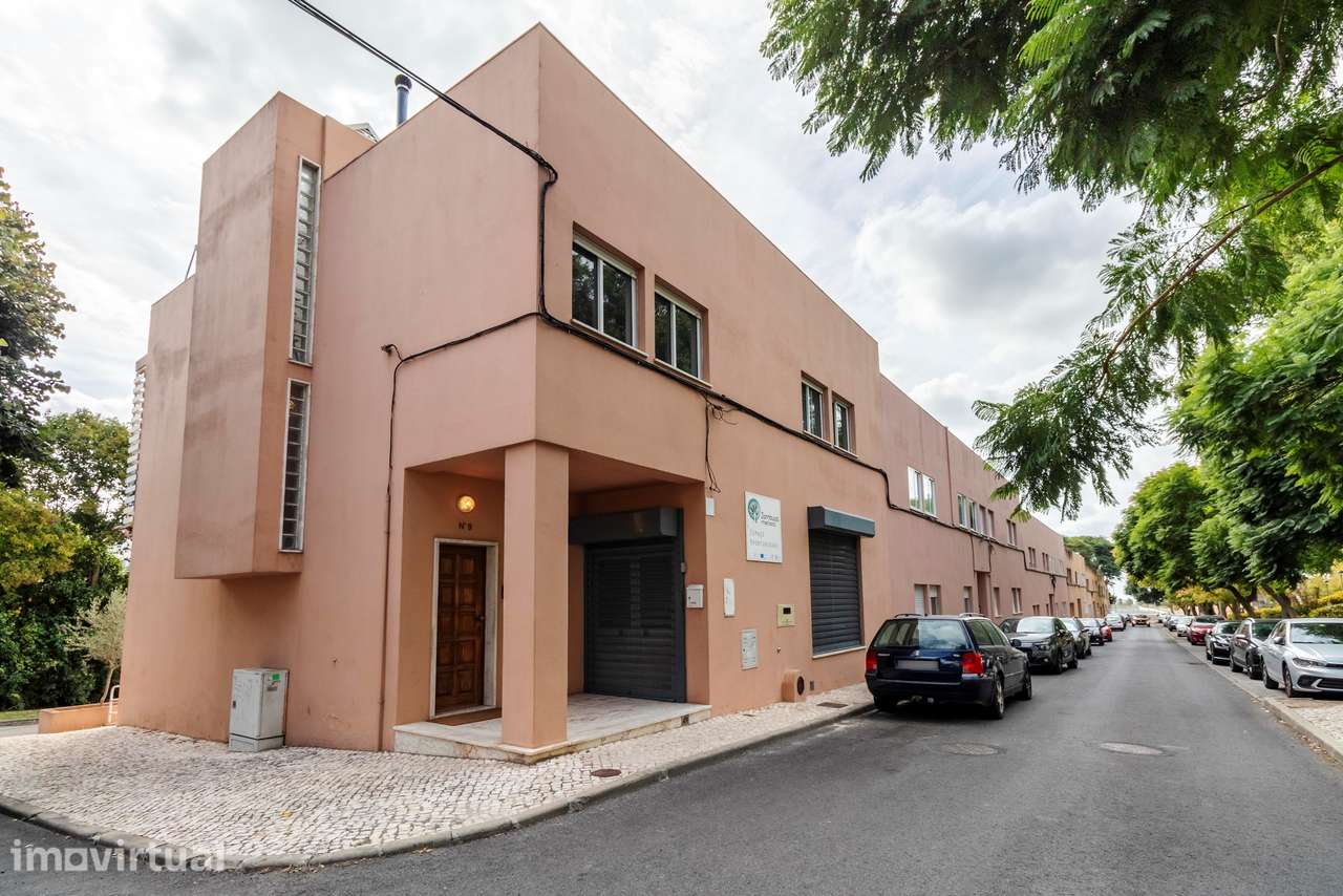 Moradia T4 c/ Terraço e Garagem Box na Amadora - Grande imagem: 2/55