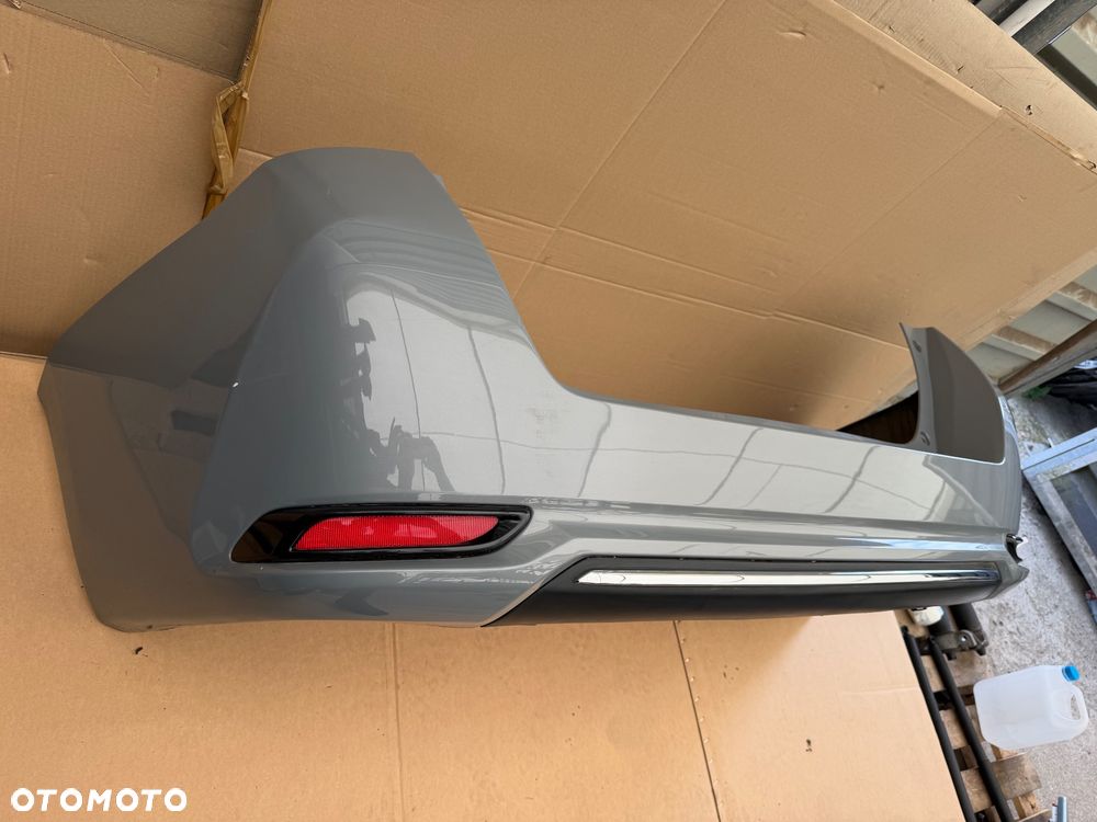 Toyota Auris II lift tylny zderzak kombi kompletny - 3