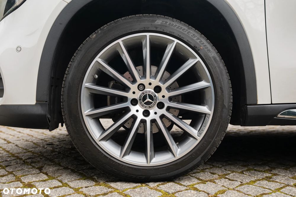 Mercedes-Benz GLA 200 7G-DCT AMG Line - 10