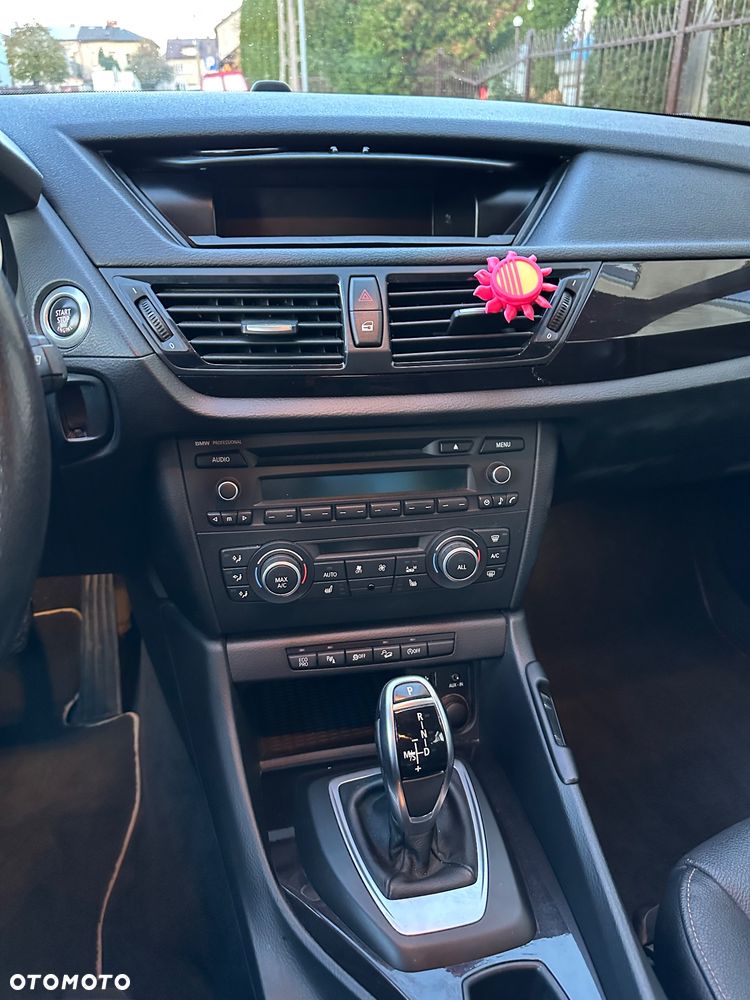 BMW X1 xDrive18d - 13