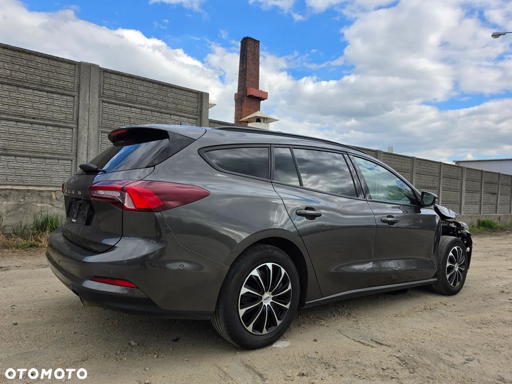 Ford Focus SW 1.0 EcoBoost S&S COOL&CONNECT - 4