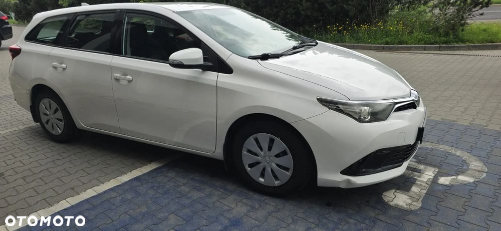 Toyota Auris - 1