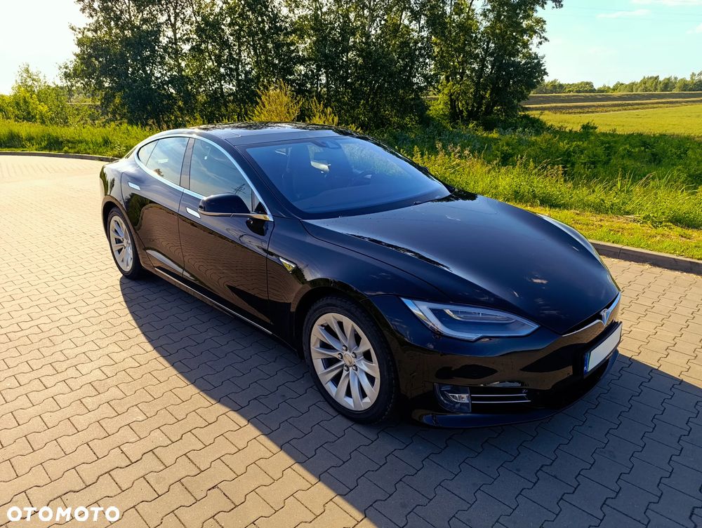 Tesla Model S - 18