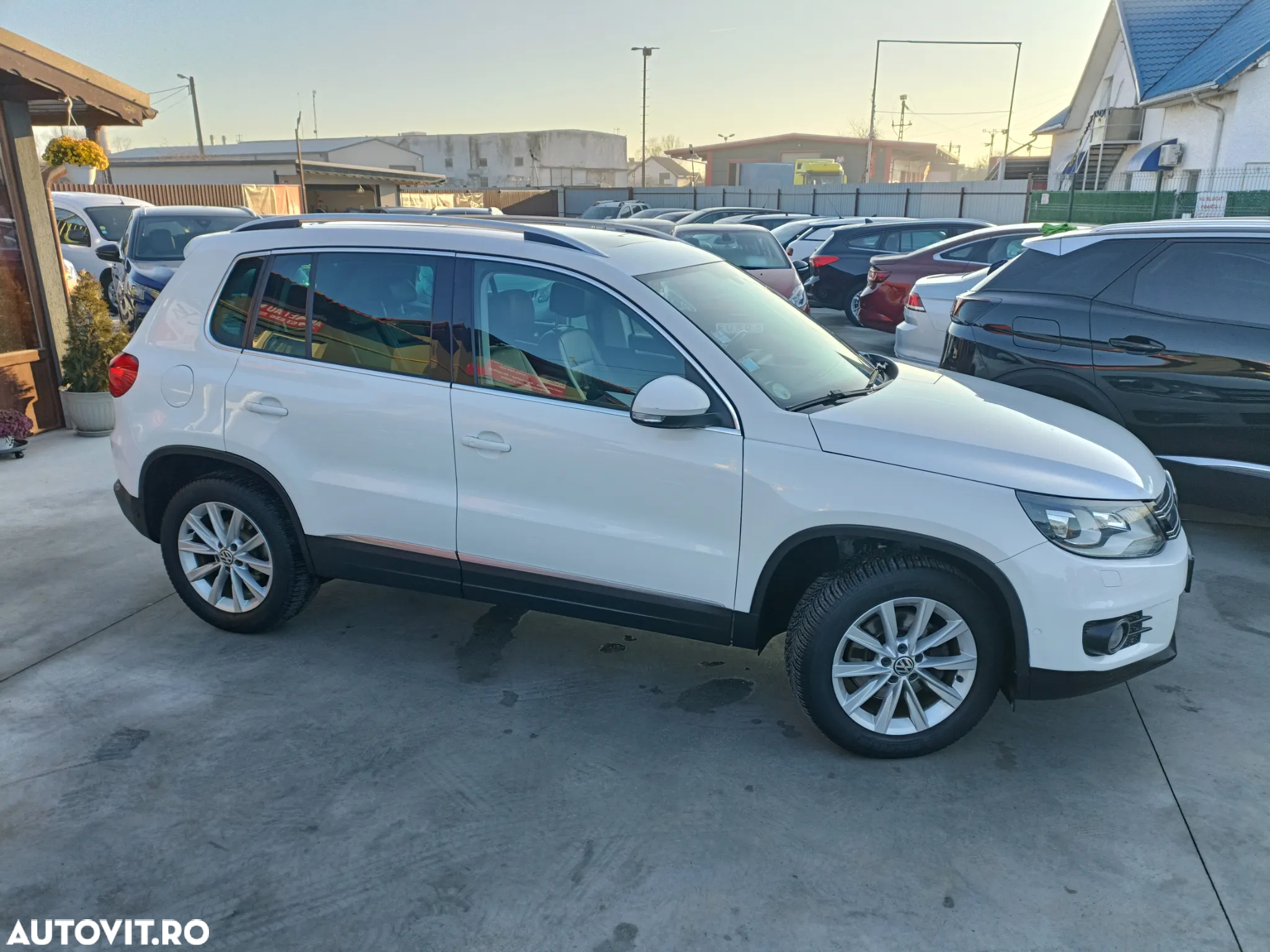 Volkswagen Tiguan 2.0 TDI DPF 4Motion BlueMotion Technology DSG Exclusive - 3