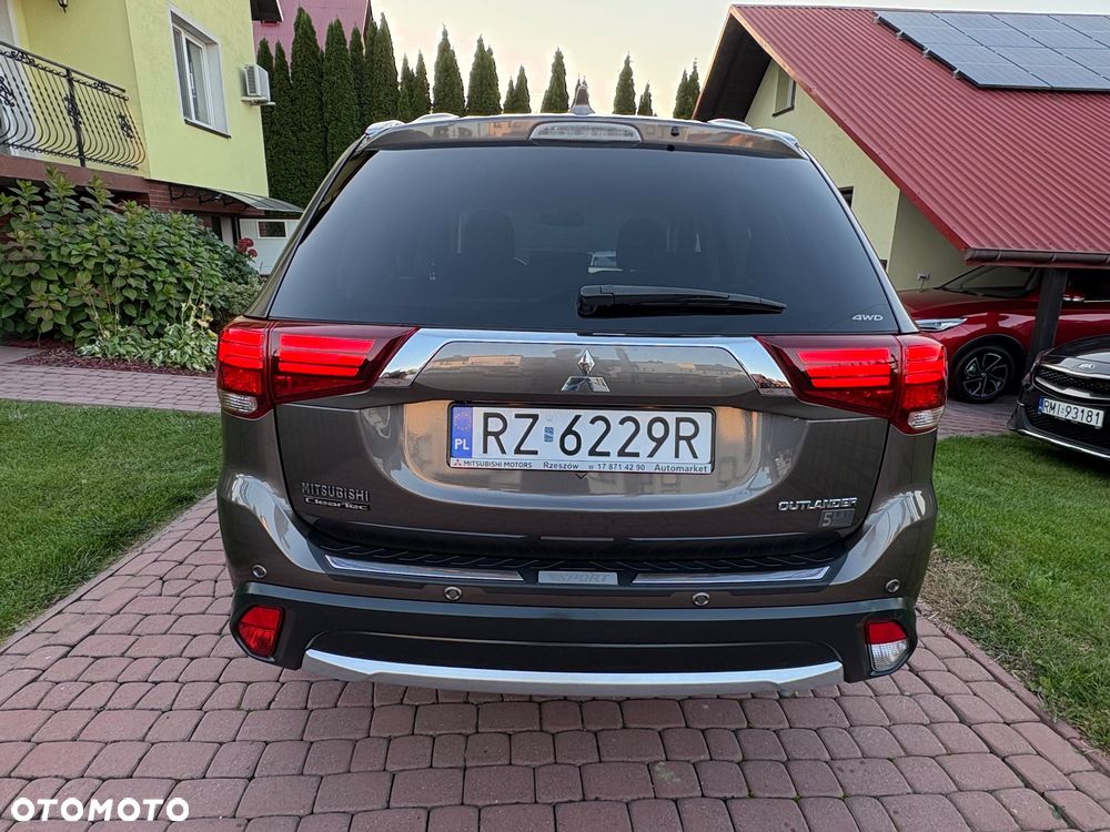 Mitsubishi Outlander 2.0 Instyle + 4WD CVT - 2