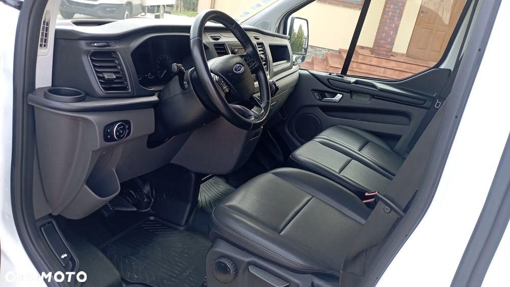 Ford TRANSIT CUSTOM 2.0TDI - 11