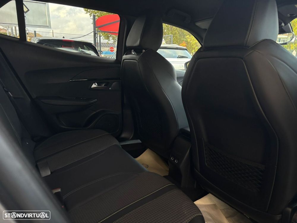 Peugeot 2008 1.5 BlueHDi GT EAT8 - 25