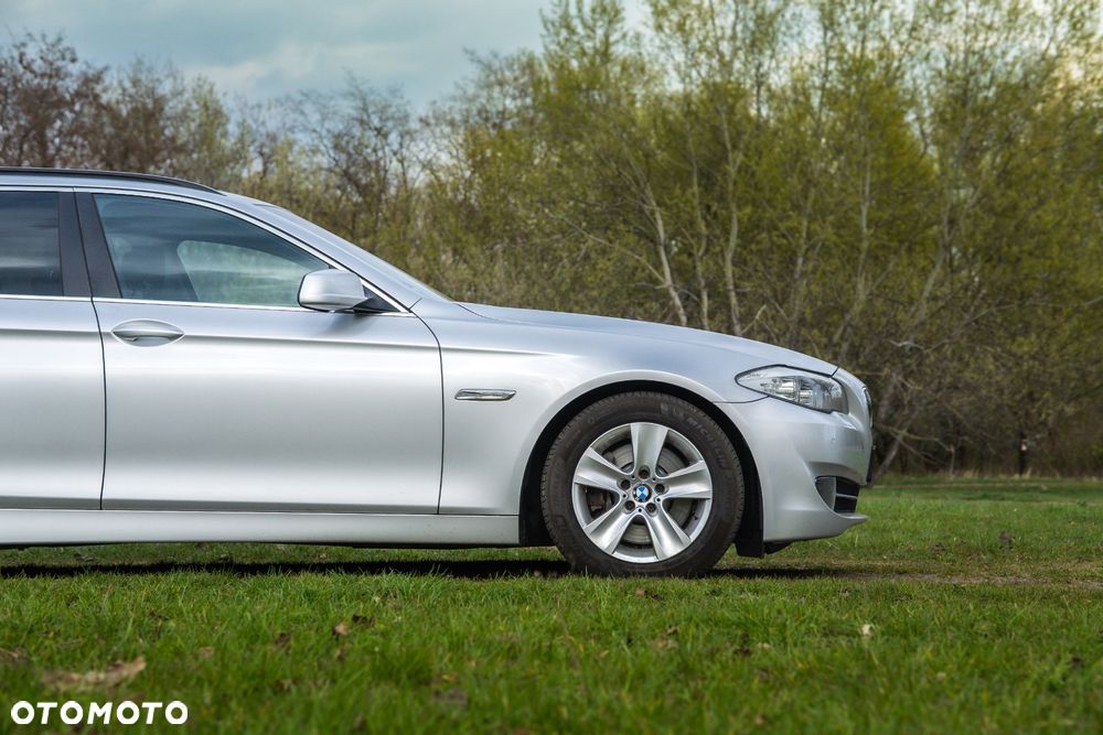 BMW Seria 5 525d - 7