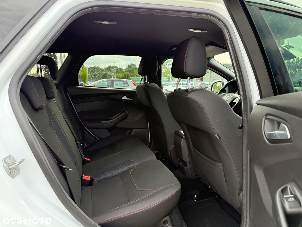 Ford Focus 1.0 EcoBoost Start-Stopp-System ST-LINE STYLE - 38