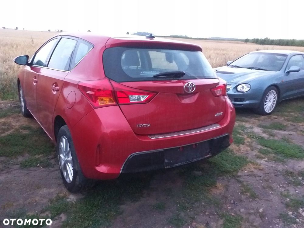 Toyota Auris II uszczelka drzwi lewy tył HB - 2