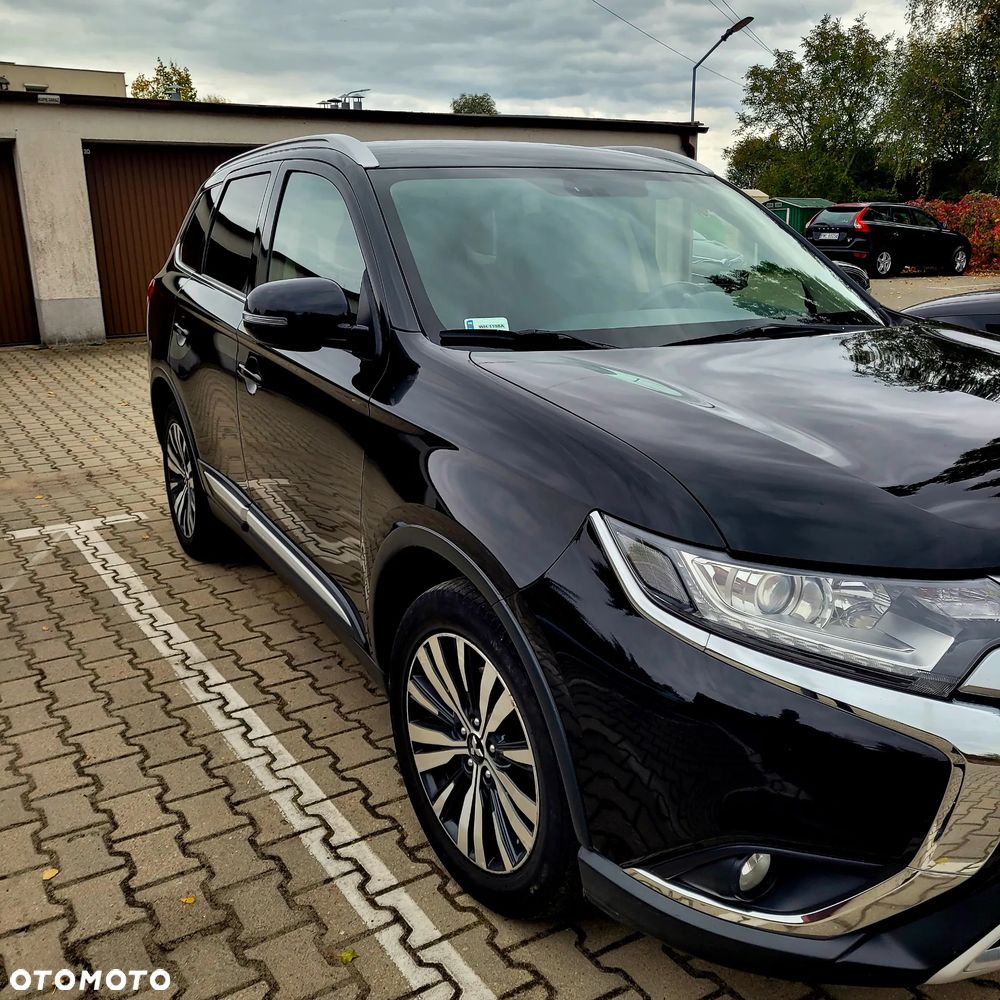 Mitsubishi Outlander - 3