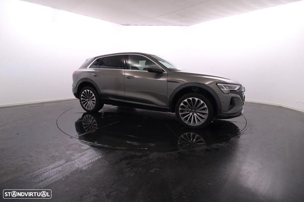 Audi Q8 e-Tron 55 quattro Advanced - 10