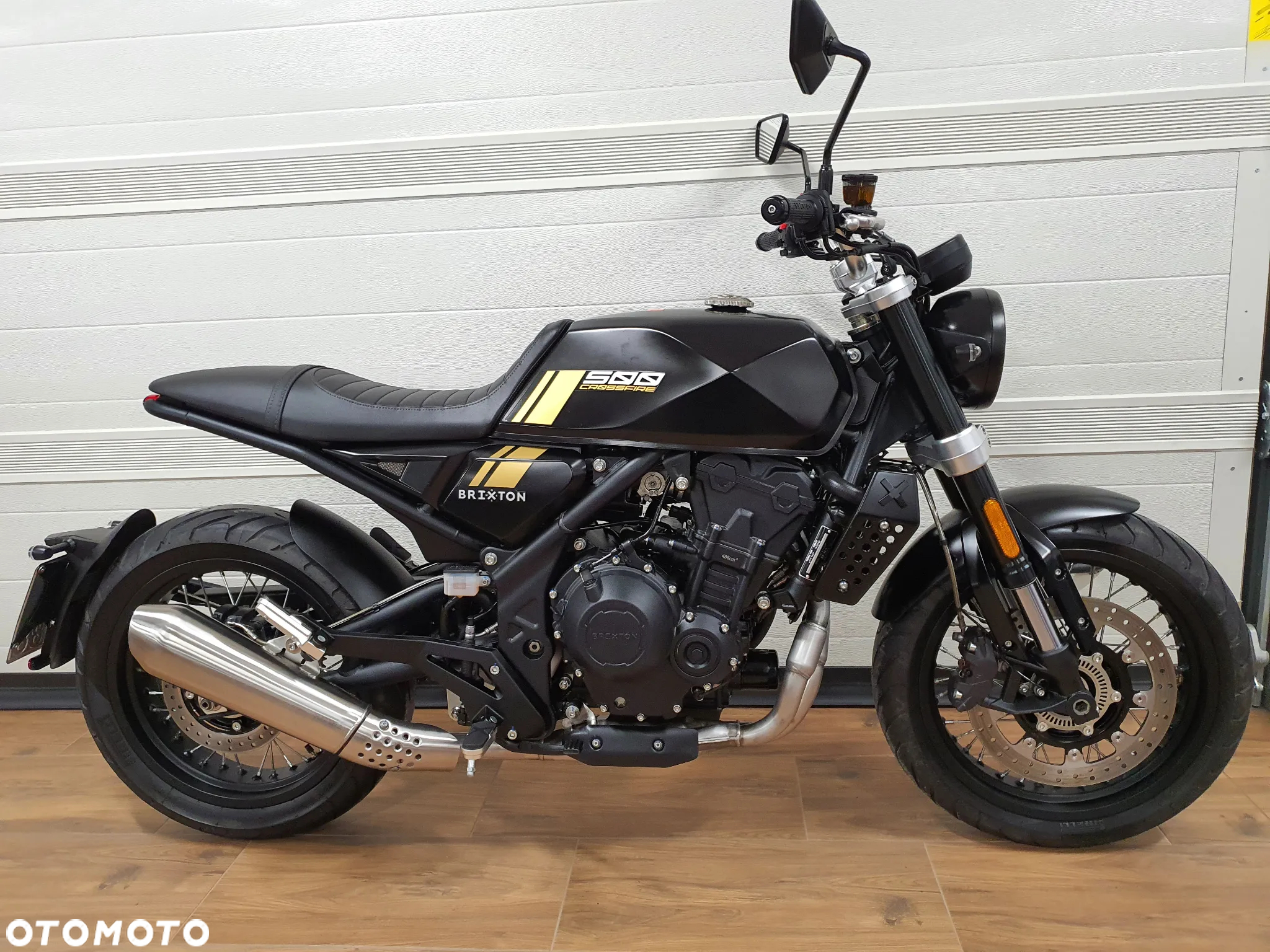 Brixton Crossfire - 2
